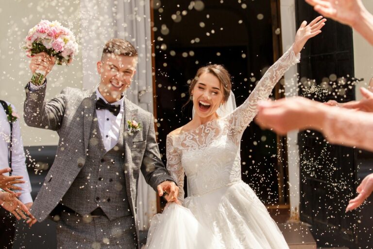 Italian Destination Wedding: The tradition of rice throwing